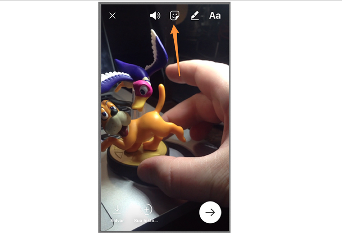 Como fixar stickers em vídeos do Instagram Stories (Foto: Reprodução/Felipe Vinha)