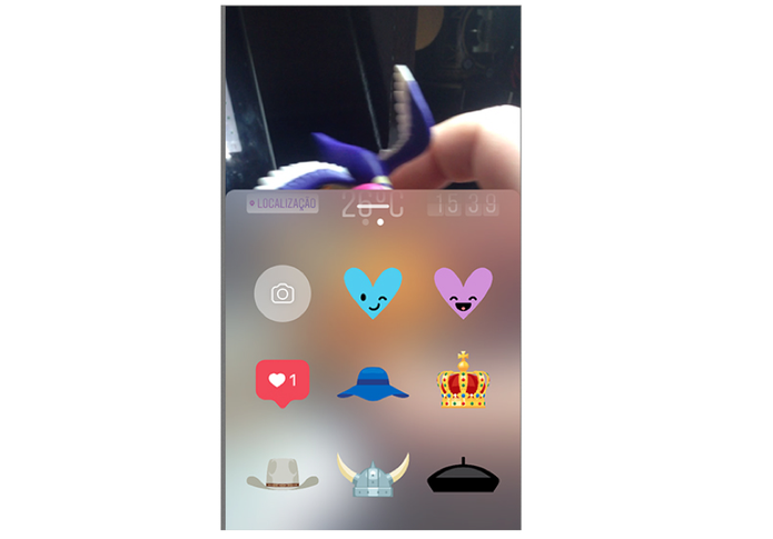 Como fixar stickers em vídeos do Instagram Stories (Foto: Reprodução/Felipe Vinha)