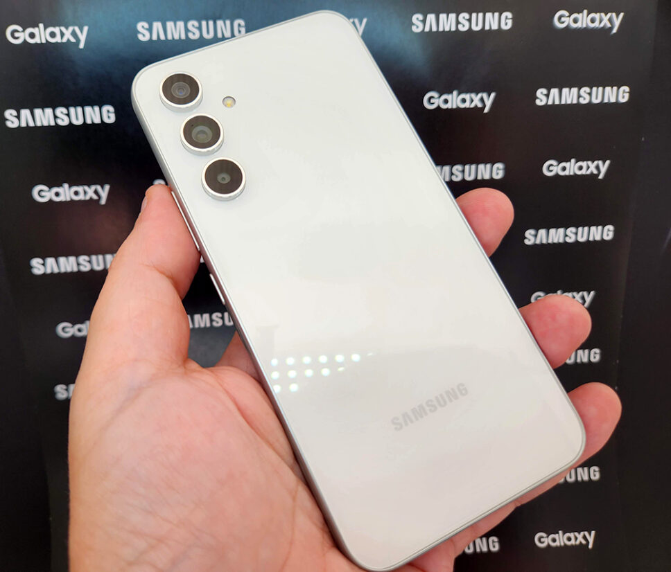 Smartphone intermediário Galaxy A54